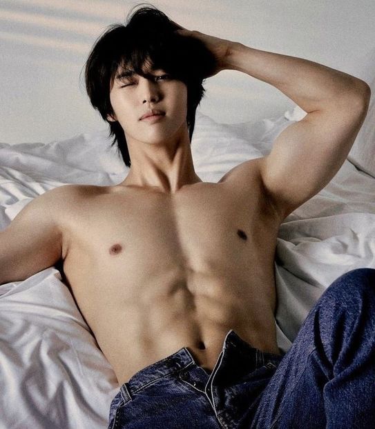 Yang Hong-seok (Pentagon) - Hottest Male KPOP IDOLS