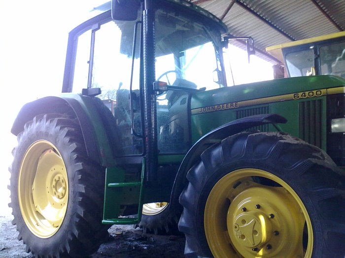 02032010175 - JOHN DEERE 6400