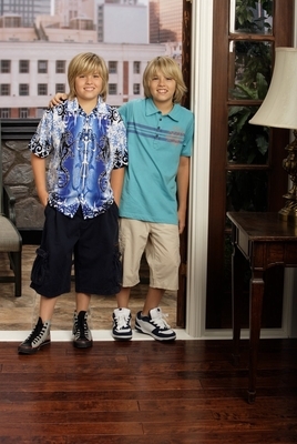 the-suite-life-of-zack-and-cody-593269l-imagine - zack sh cody ce viata minunata