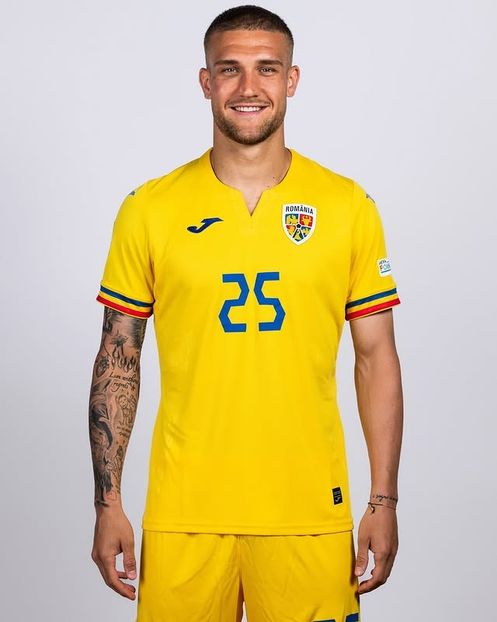 DA ĂLA ARE ȘI COPIL....... apoi m-am gândit la Daniel Bârlgea (FCSB), el are iubită - Bună ce mai faceți?