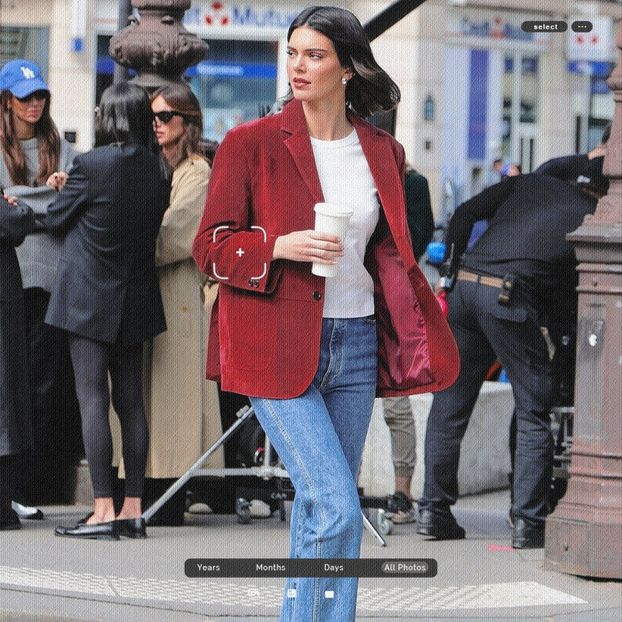 ،27.05 Ꜥℐẹṇṇẹṛ on ²²ოar in Paris, FR; photoshoot for L’Oréal Paris. - a universe of exploding stars