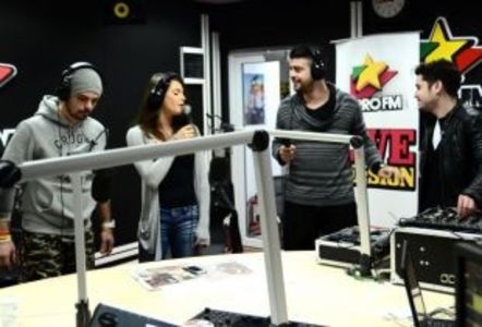 lasa-ma-mi-place-speak-raluka-si-doc-au-cantat-live-in-studiul-profm-vezi-si-freestyle-ul-lui-doc-vi - Dany ProFM
