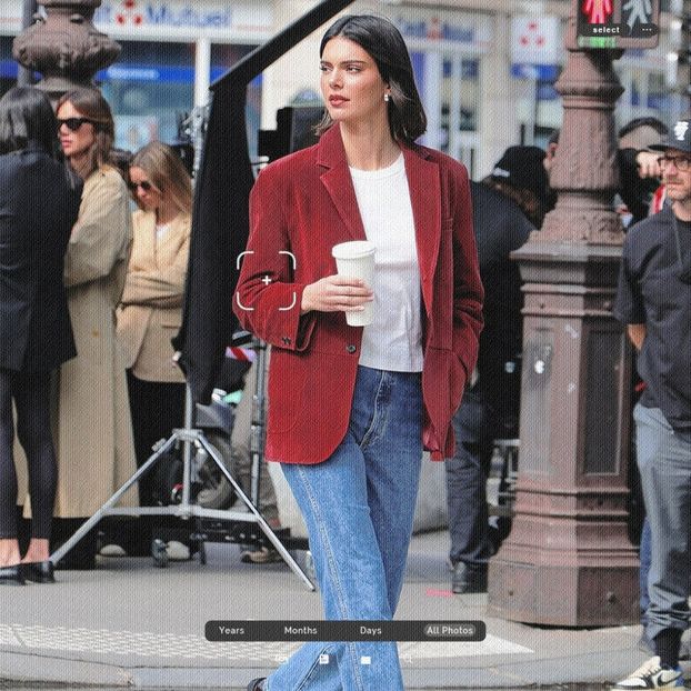 ،28.05 Ꜥℐẹṇṇẹṛ on ²²ოar in Paris, FR; photoshoot for L’Oréal Paris. - a universe of exploding stars