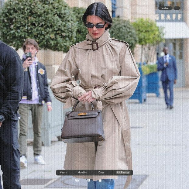 ،03.06 Ꜥℐẹṇṇẹṛ on ²²ოar in Paris, FR; arriving back at the Ritz Hotel. - a universe of exploding stars