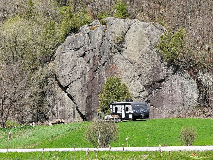 Spring time in Val des Monts, QC - CANADIAN SPRING - Primavara canadiana