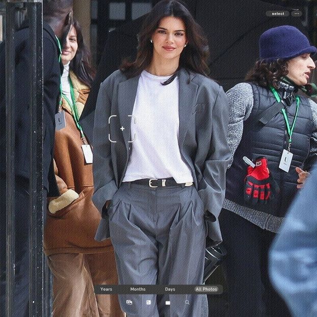 ،07.06 Ꜥℐẹṇṇẹṛ on ²⁴ɑpr in Paris, FR; photoshoot for L’Oréal Paris. - a universe of exploding stars