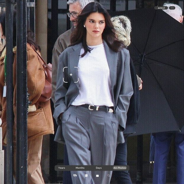 ،08.06 Ꜥℐẹṇṇẹṛ on ²⁴ɑpr in Paris, FR; photoshoot for L’Oréal Paris. - a universe of exploding stars