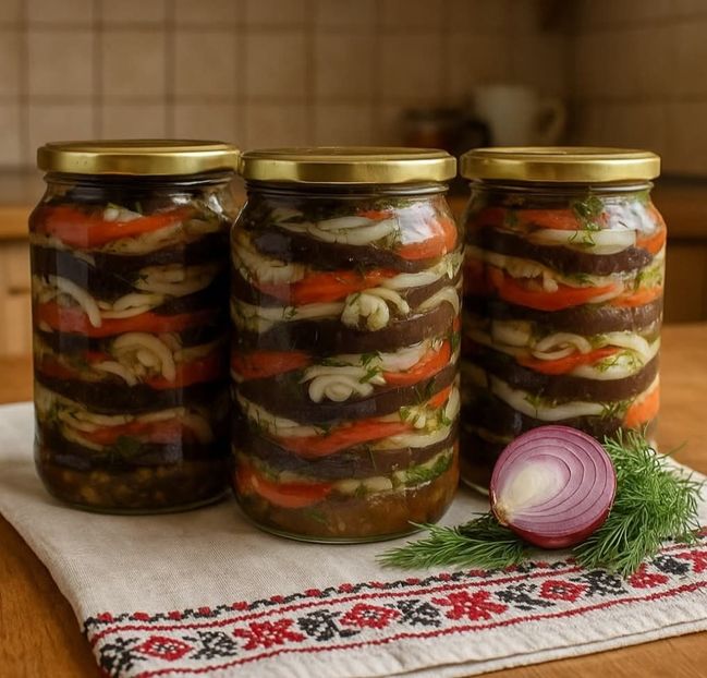  - Vinete marinate la borcan cu usturoi ceapa rosii si marar