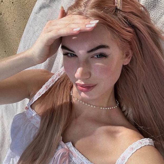 ،16ᵗʰʝun،　⋆☾ℳ̣ọọṇṿẹịḷ‧ silver ℓịg̣ḥṭ. - shut up and look at the moon