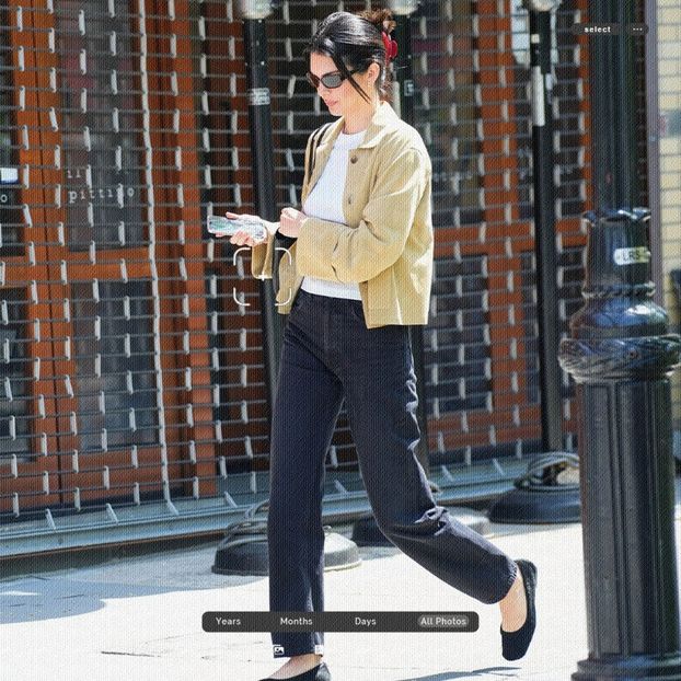 ،19.06 Ꜥℐẹṇṇẹṛ on ³ოay in SoHo, NY; out and about. - a universe of exploding stars