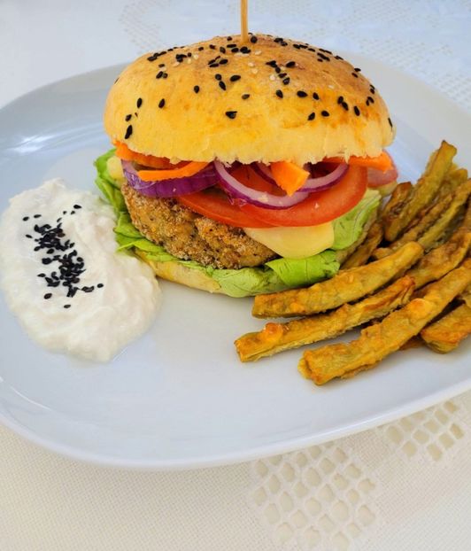  - Quinoa burger si vinete pane