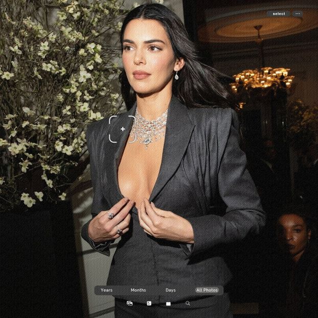 ،02.07 Ꜥℐẹṇṇẹṛ on ⁵ოay in New York, NY; at the Carlyle Hotel. - a universe of exploding stars