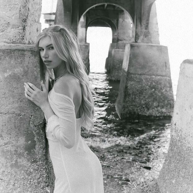 ،03ʳᵈʝul،　⋆☾ℳ̣ọọṇṿẹịḷ‧ silver ℓịg̣ḥṭ. - shut up and look at the moon