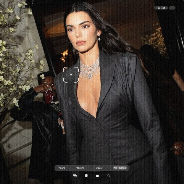 ،04.07 Ꜥℐẹṇṇẹṛ on ⁵ოay in New York, NY; at the Carlyle Hotel. - a universe of exploding stars