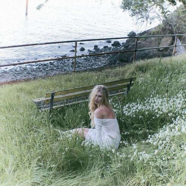 ،05ᵗʰʝul،　⋆☾ℳ̣ọọṇṿẹịḷ‧ silver ℓịg̣ḥṭ. - shut up and look at the moon