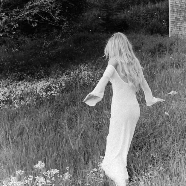 ،09ᵗʰʝul،　⋆☾ℳ̣ọọṇṿẹịḷ‧ silver ℓịg̣ḥṭ. - shut up and look at the moon