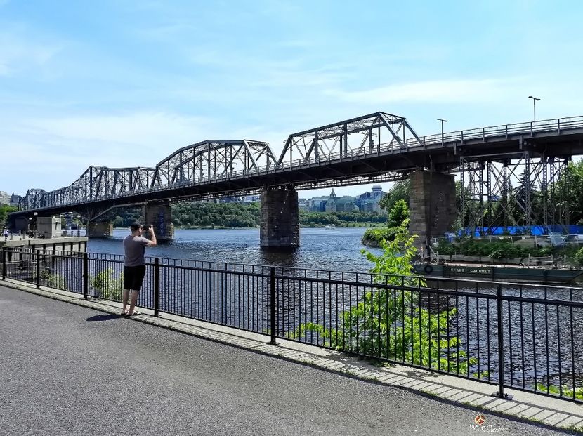 OTTAWA--GATINEAU Bridge 2 - GATINEAU -- CANADA