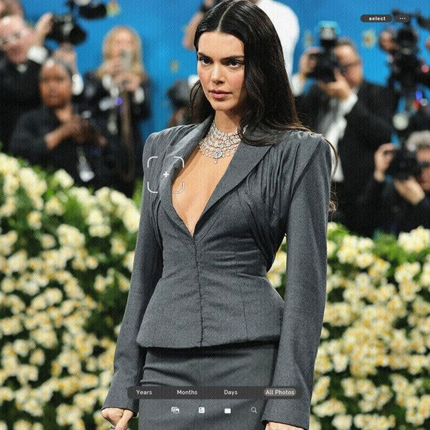 ،17.07 Ꜥℐẹṇṇẹṛ on ⁵ოay in New York, NY; 2025 Met Gala at The Metropolitan Museum of Art. - a universe of exploding stars