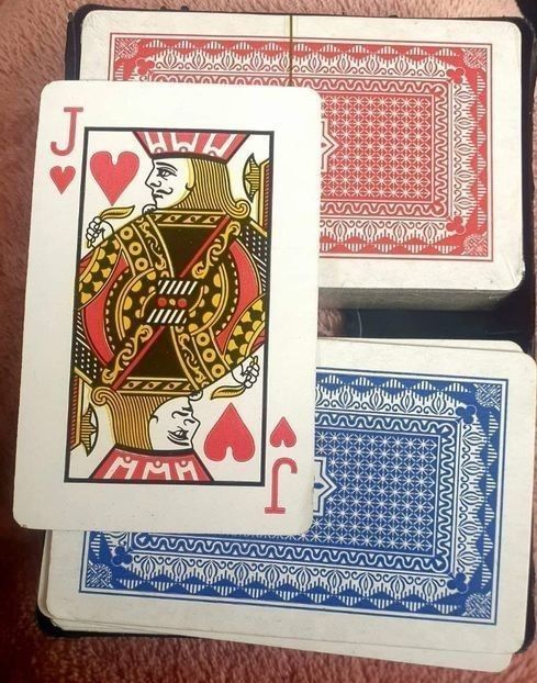  - ----------- Plays Game - Jocuri