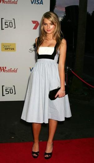 Indiana Evans - Fansuperstar 8