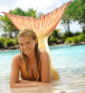 Indiana Evans - Fansuperstar 8