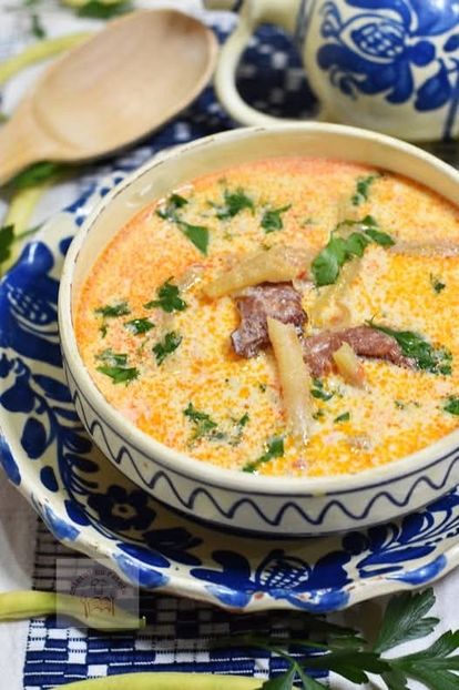 Ciorba de fasole pastai cu smantana si afumatura - Meniul zilei - ce mai gatim azi - idei de retete