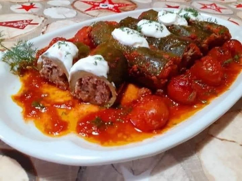 Dovlecei umpluti  cu  carne și  parmezan - Meniul zilei - ce mai gatim azi - idei de retete