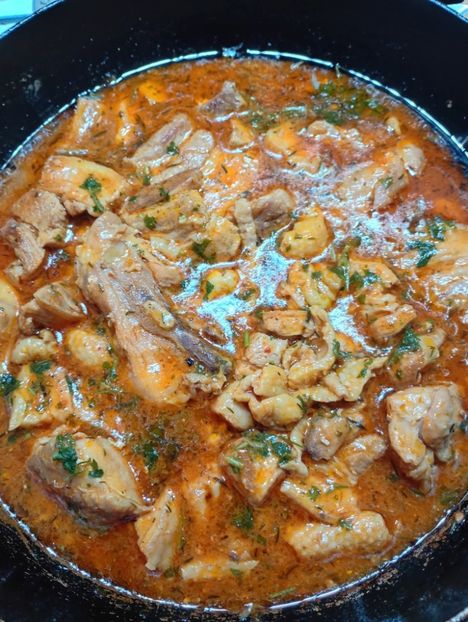Carne de porc cu sos de rosii - Meniul zilei - ce mai gatim azi - idei de retete