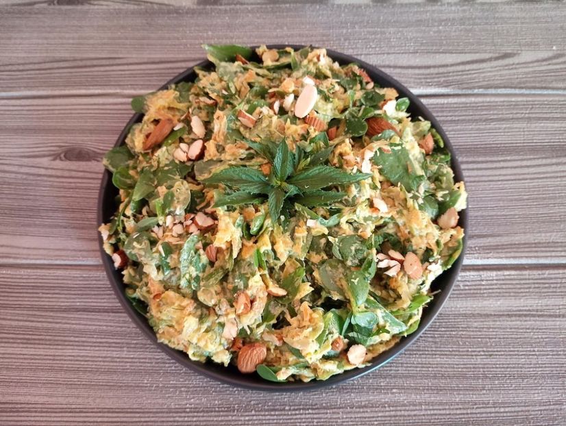 Salata de dovlecei ,  morcovi si iarba grasa - Meniul zilei - ce mai gatim azi - idei de retete