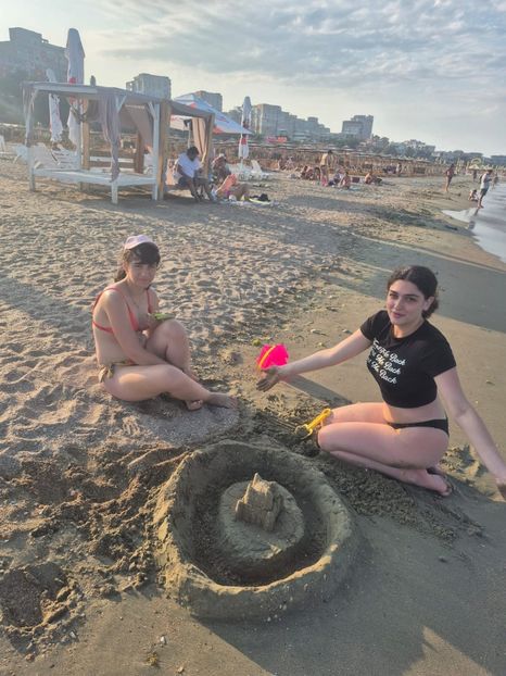 ca04a491-472f-4df0-9a3e-0f36d3396bd0 - veronica vacanta