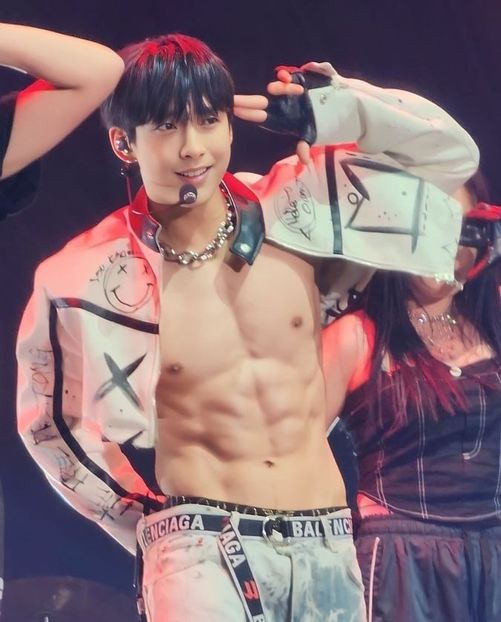  - Hottest Male KPOP IDOLS