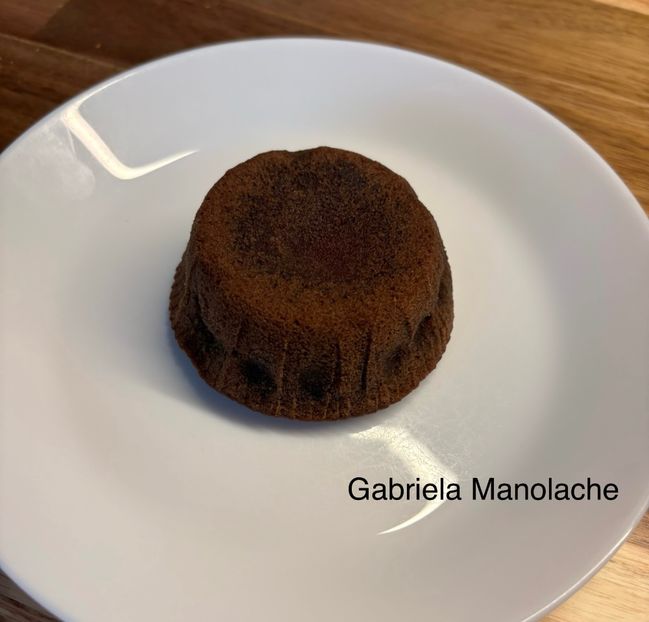  - Lava cake cu ciocolata alba