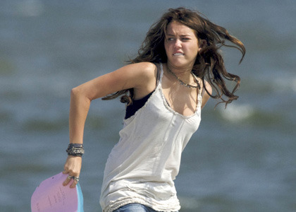 miley-cyrus-liam-last-song[1]