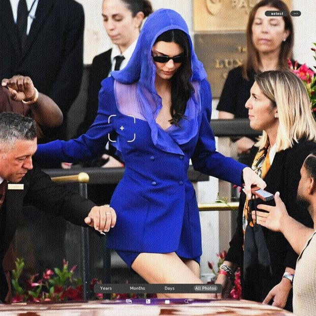 ،09.09 Ꜥℐẹṇṇẹṛ on ²⁸ʝun in Venice, IT; leaving The Gritti Palace Hotel. - a universe of exploding stars