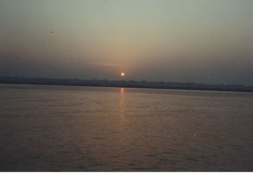 Răsărit de soare pe Gange - Varanasi