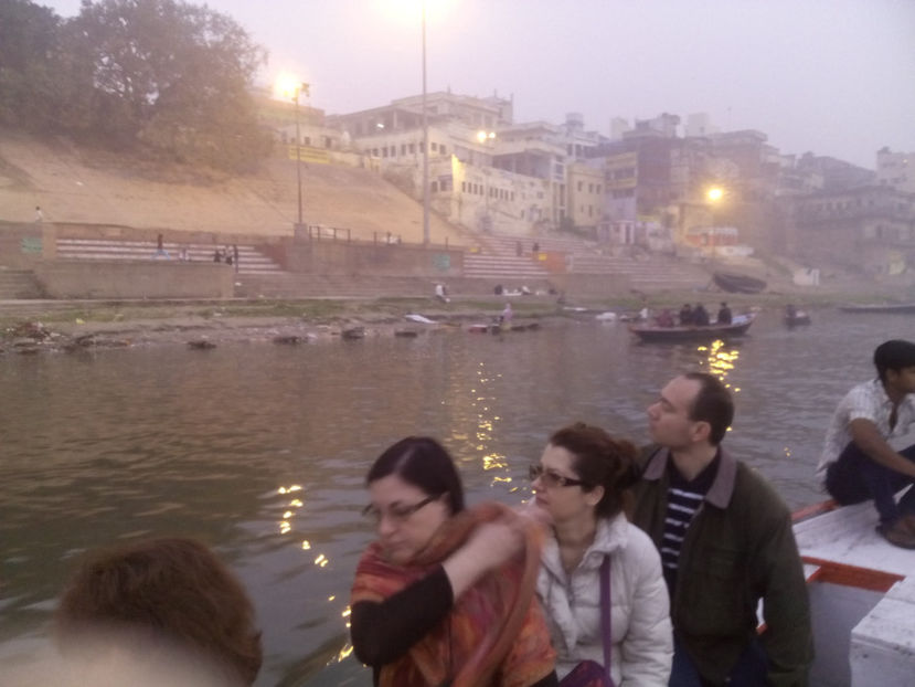 Din nou pe Gange în zori după 9 ani - Varanasi