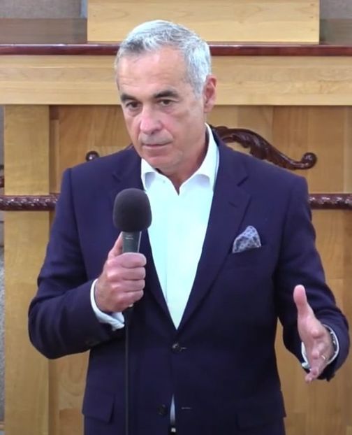 Călin_Georgescu,_discurs_Biserica_Penticostală_Jebel - Calin Georgescu