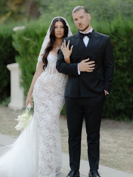 cGcmdz04MDAmaGFzaD0yOTVjNzYxMDA0MzM1Yjk1NDA0YTU1ZmYyYTEwNmZjNA==.thumb - Alina Eremia sa casatorit 2025