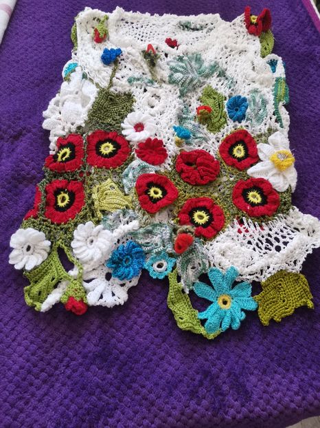  - Haine și jucării II