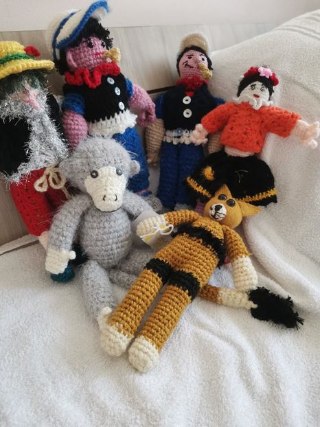  - Haine și jucării II