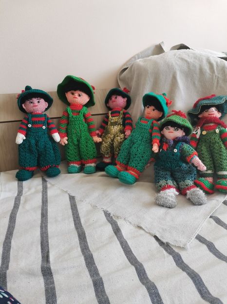  - Haine și jucării II