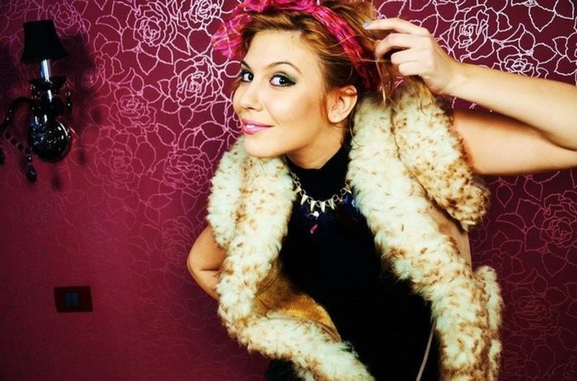 48204529_VVPJRDUWJ - La La Band 01