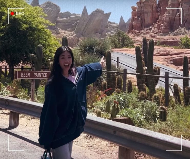 　ᯓ★ ،ᛕatseyeʾsᐟ C̣ạṃẹṛạ♥Ṛọḷḷ · 09.10˒ˊ - let the dawn rest on your lips