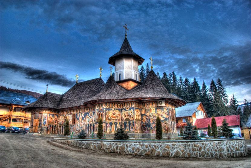 manastirea_petru_voda - PIATRA NEAMT ORASUL MEU SI INPREJURIMI