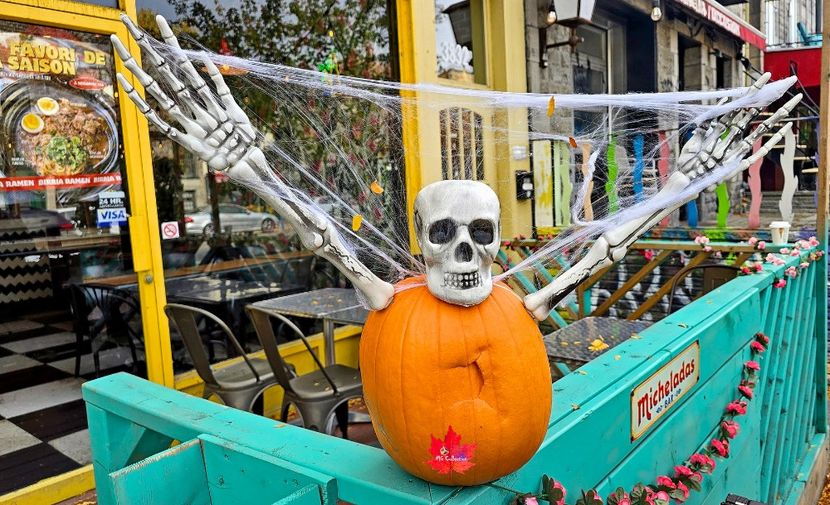 Halloween DECO 4 - F - FUNNY and FANTASY