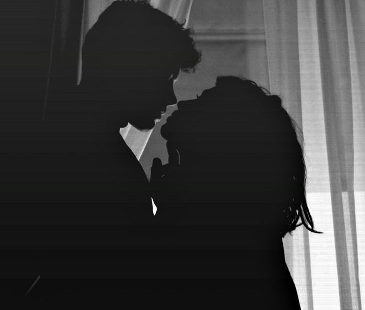 ᵂʰᵒ ʷⁱˡˡ ᵇᵉ ᵗʰᵉ ⁿᵉʷ ᵒᵇˢᵉˢˢⁱᵒⁿˀ - Whispers of Identity