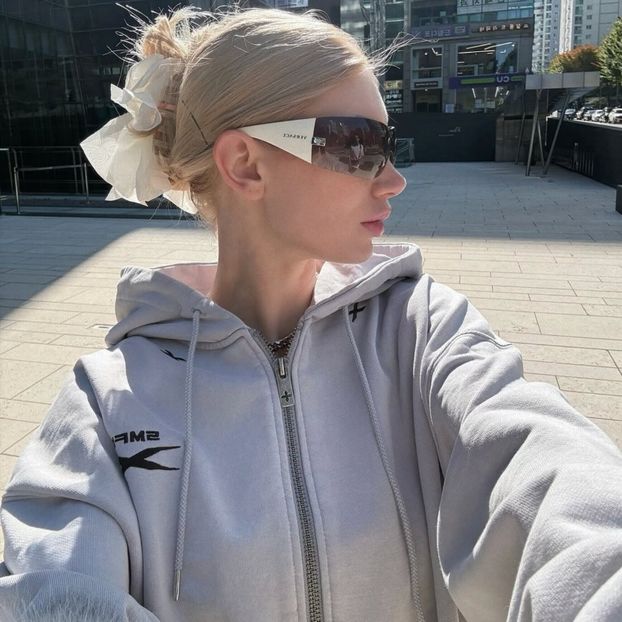 ،28ᵗʰᎧct،　⋆☾ℳ̣ọọṇṿẹịḷ‧ silver ℓịg̣ḥṭ. - shut up and look at the moon