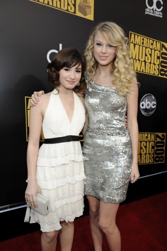 normal_56247757ahmso111242008120736AM - Demzz  2008 - American Music Awards - Arrivals