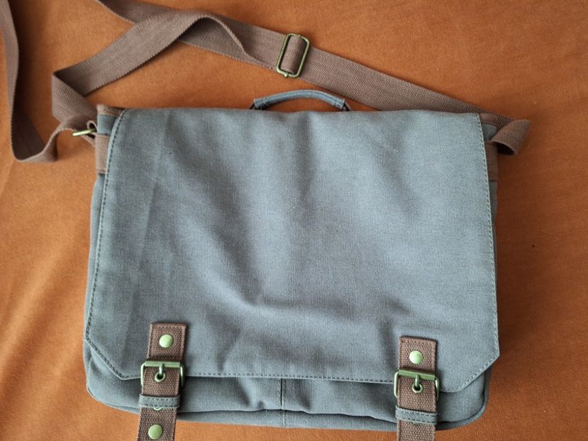 20251018_115316(0) - Geanta laptop 1