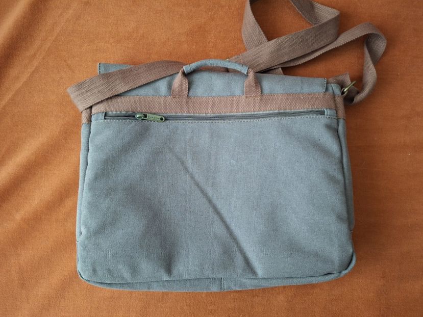 20251018_115322(0) - Geanta laptop 1